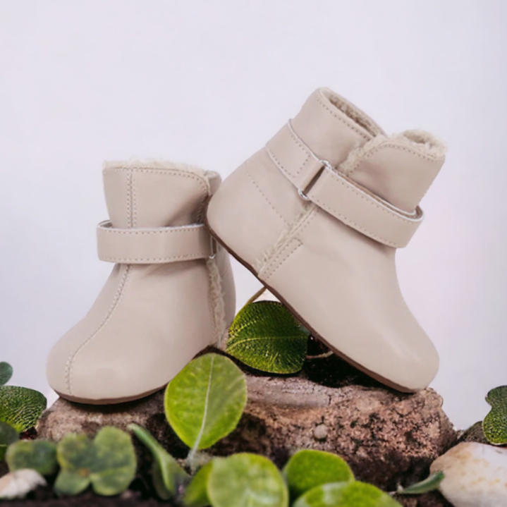 SKEANIE UGG Boots